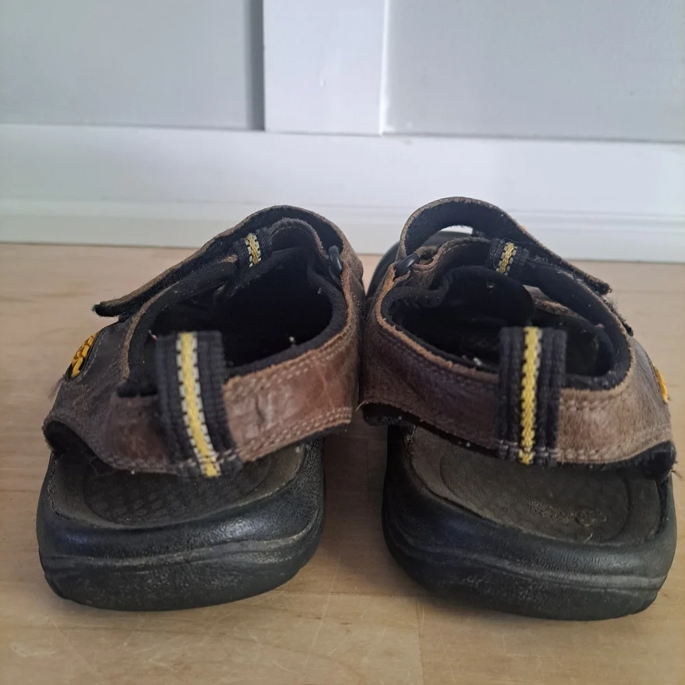KEEN Brown Leather Waterproof Outdoor Sandals – Kids Size 3 (US) / EU 34